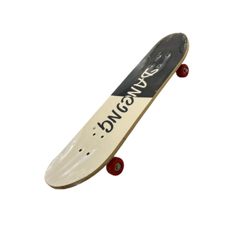 Skateboard en bois noir et blanc | Jeux sportifs | 17 000 FCFA , dakar, Sénégal