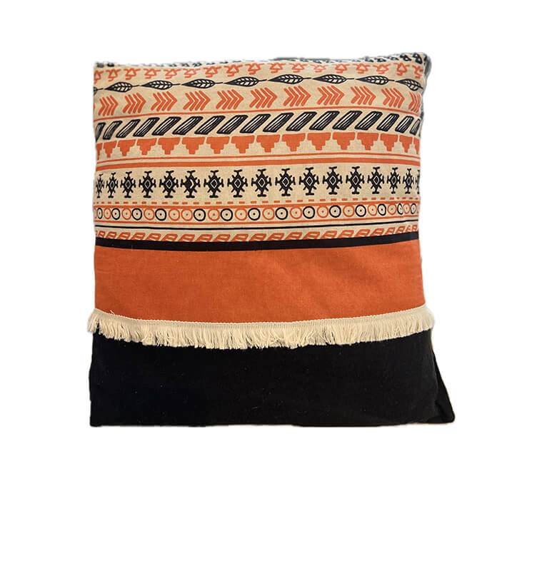 Coussin déco ethnique orange,blanc et noir, 45x45 cm | Coussins déco , Dakar, Sénégal