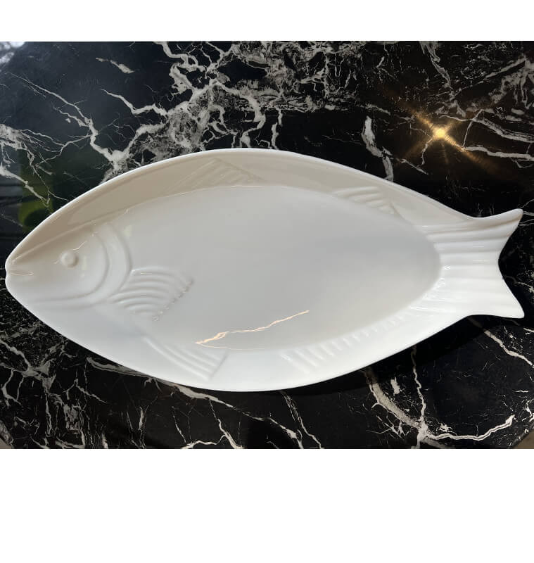 Plat à poisson en porcelaine blanche, forme poisson, 50x24x4 cm | Vaisselle en porcelaine blanche | 11 000 CFA , dakar, Sénégal