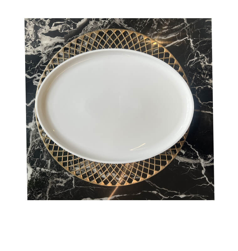 Plat ovale en porcelaine blanche, 35,3x26.2 cm | Vaisselle en porcelaine blanche | 5 900 CFA , dakar, Sénégal