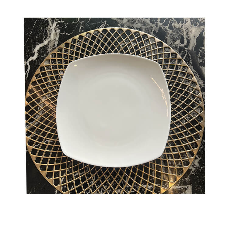 Assiette carrée bords arrondis en porcelaine blanche, 23x23 cm | Vaisselle en porcelaine blanche | 3 600 CFA , dakar, Sénégal