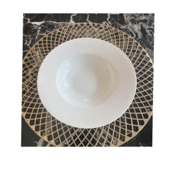 Assiette à soupe en porcelaine blanche striée, 22.2 cm | Vaisselle en porcelaine blanche | 2 200 CFA , dakar, Sénégal