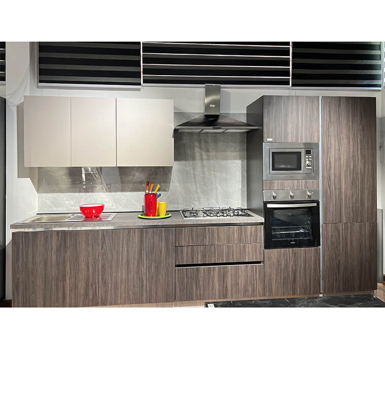 Cuisine équipée moderne complète blanc et marron foncé avec électroménagers, 330X216 cm | 4 380 000 CFA , Dakar
