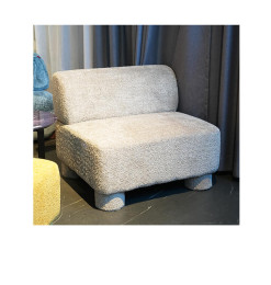 Fauteuil en tissu taupe – 82,5 x 77 x 67 cm