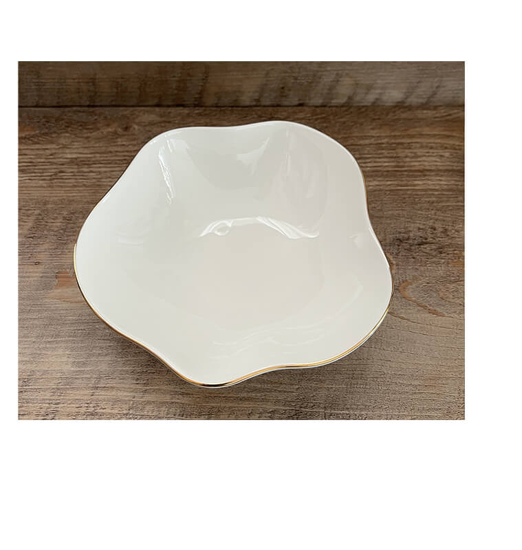 Bol 16,5 cm en porcelaine blanche forme lotus bordure dorée | Vaisselle en porcelaine blanche | 3 300 CFA , dakar, Sénégal