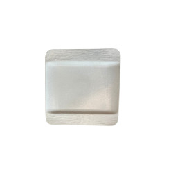 Assiette plate carrée 22,5 cm en céramique blanche avec relief  | Assiettes & coffrets d'assiettes | 3 200 CFA , dakar, Sénégal