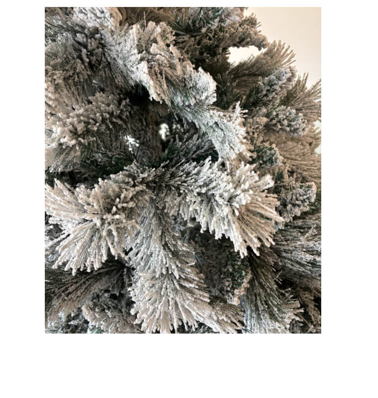 Sapin de Noël 180 cm 700 feuilles enneigé sur pied métal |Sapins de Noël |69 000 CFA ,Dakar, Sénégal