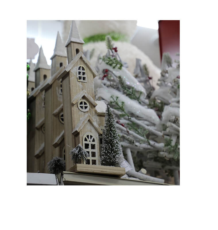 Maison déco en bois enneigé lumineux, 39 cm |Décorations à poser Noël |8 500 CFA ,Dakar, Sénégal