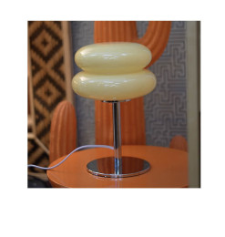 Lampe de table 20 × 20 × 29 cm en verre beige sur pied métal | Lampes de table, lampes de chevet , Dakar, Sénégal
