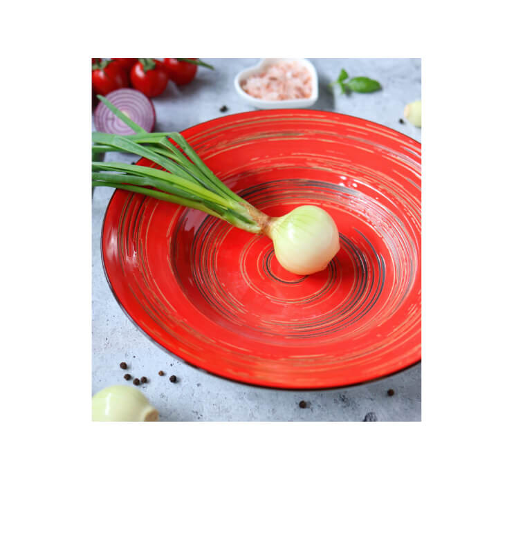 Assiette creuse en porcelaine rouge 25,5 cm | Assiettes & coffrets d'assiettes | 6 300 CFA , dakar, Sénégal