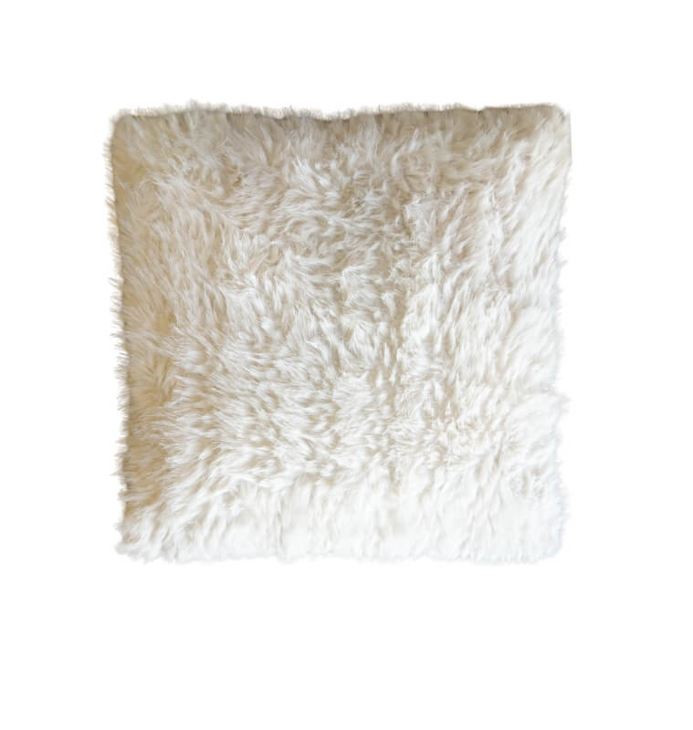 Coussin deco 45 x 45 cm fausse fourrure beige blanc | Coussins déco , Dakar, Sénégal