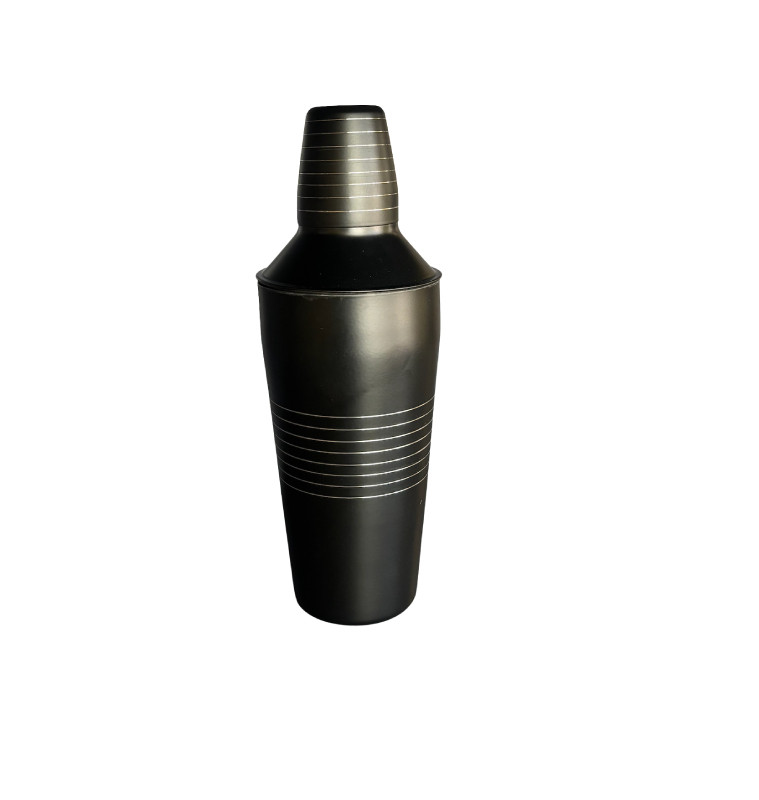 Shaker à cocktail 750 ml en inox noir mat avec détails striés | Le bar | 7 900 CFA , dakar, Sénégal
