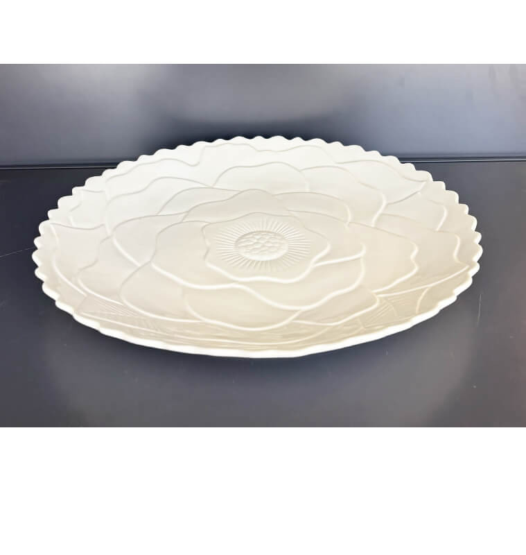 Plat de présentation en porcelaine blanche motif Fleur 40x40x5cm\r\n | Vaisselle en porcelaine blanche | 9 100 CFA , dakar, S...