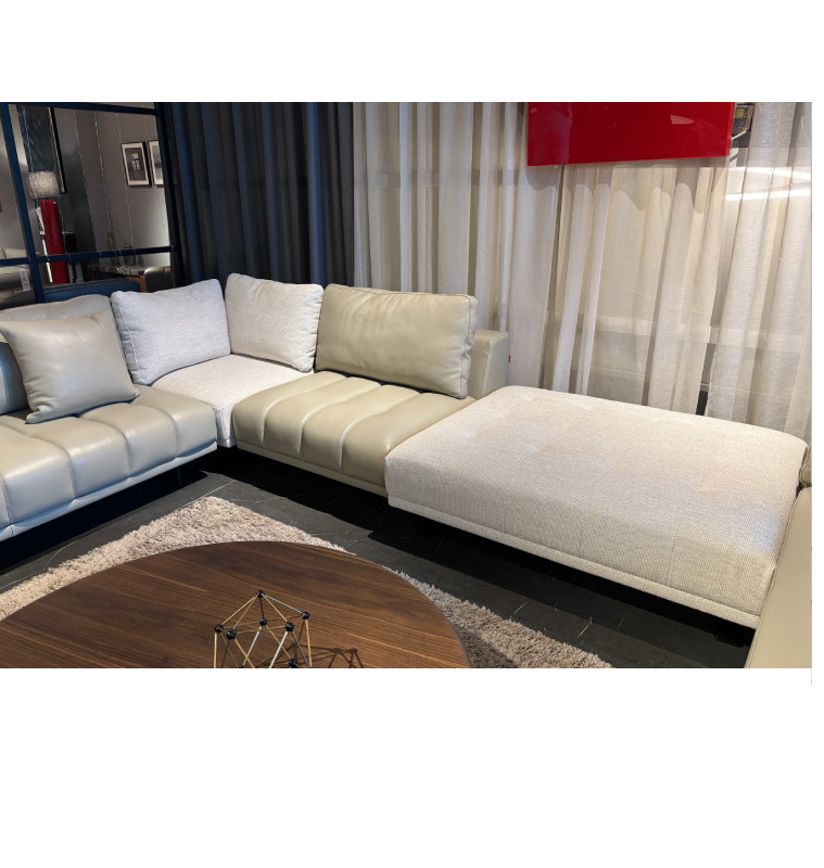 Salon d'angle cuir + split et tissu, split 455 x 295 x 105 cm + 3 coussins | 3 930 000 CFA | à Dakar