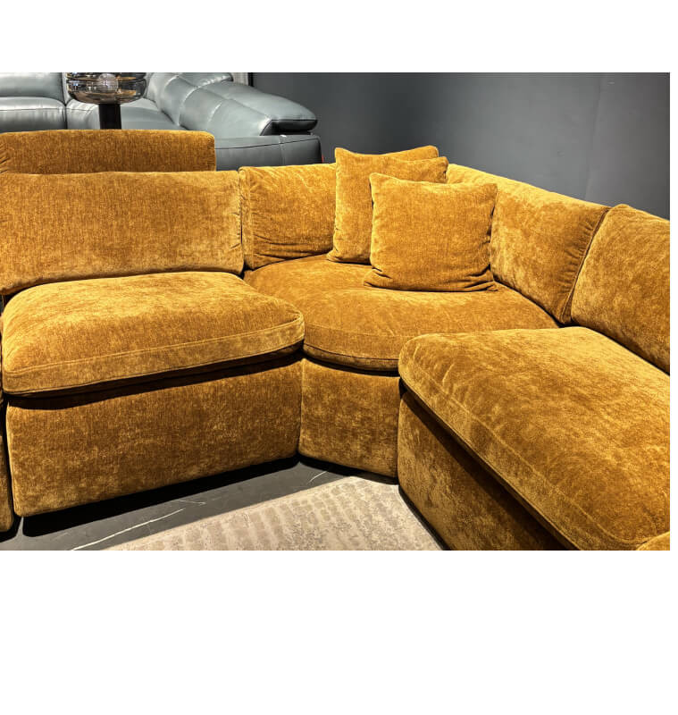 Salon d'angle en tissu moutarde Velours chenille, 337 x 295 x 99 cm + Mécanisme électrique | 2 460 000 CFA | à Dakar