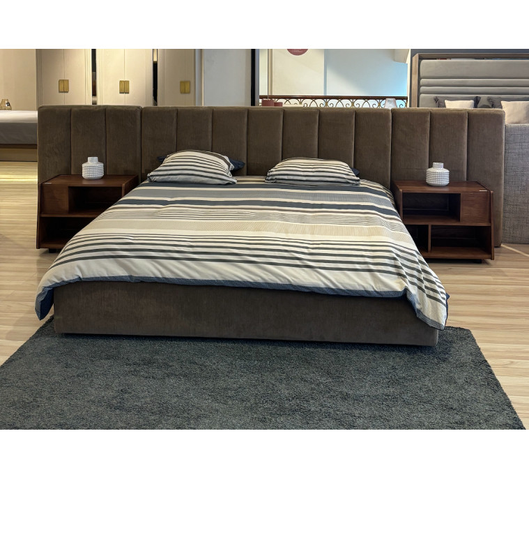 Lit 180 x 200 cm tissus Velours chocolat + 2 chevets, Ensemble : 346 x 220 x 106 cm | 1 305 000 CFA | à Dakar