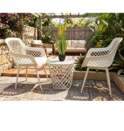 Table d'appoint + 2 chaises en PP traité ANTI-UV beige | Tables & tables à manger de jardin | 120 000 CFA , dakar, Sénégal