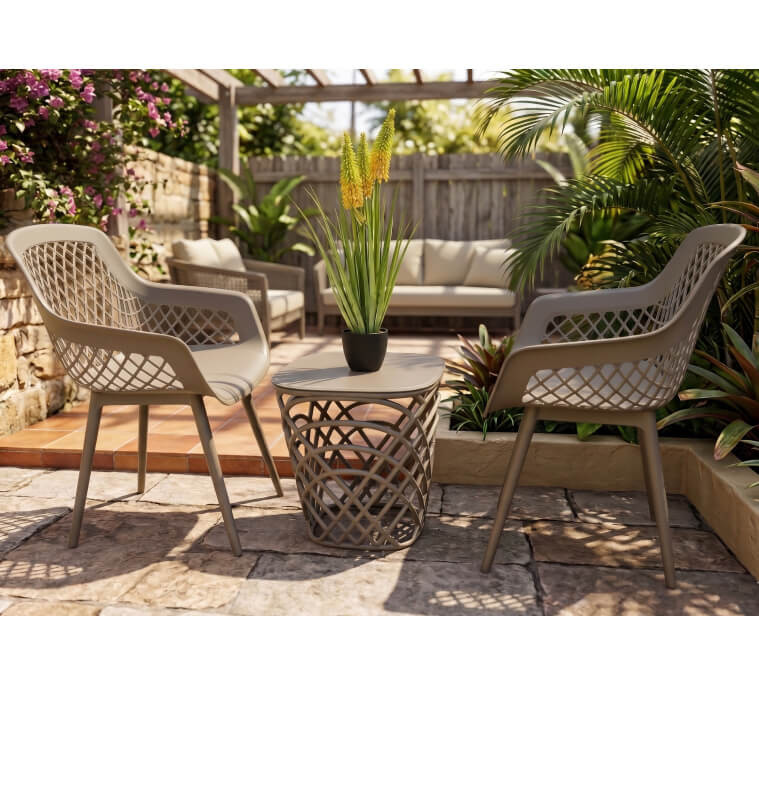 Table d'appoint + 2 chaises en PP traité ANTI-UV taupe | Tables & tables à manger de jardin | 120 000 CFA , dakar, Sénégal