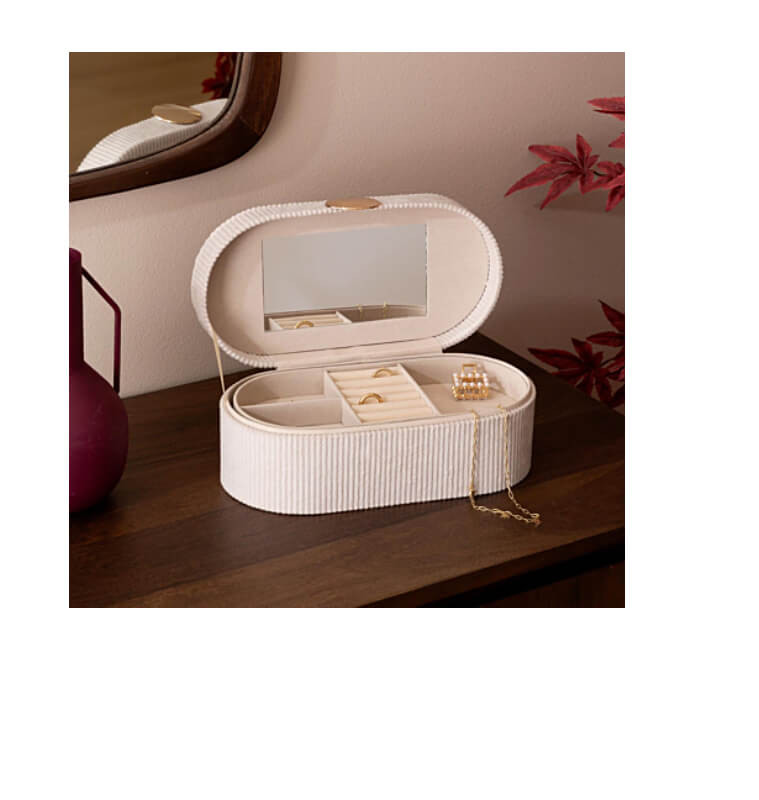Boîte à bijoux Enya velours beige, 25,5 x 13 x 10 cm | Accessoires beauté | 8 100 CFA , dakar, Sénégal