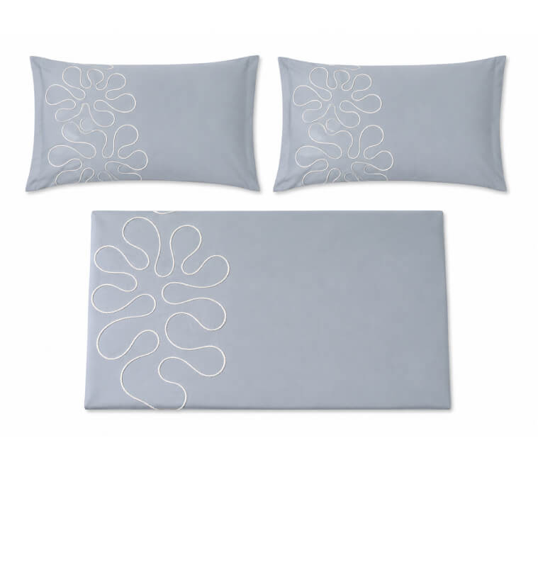 Drap plat 240 x 300 cm + 2 taies en satin de coton bleu brodé 300 fils | Linge de lit , Dakar, Sénégal
