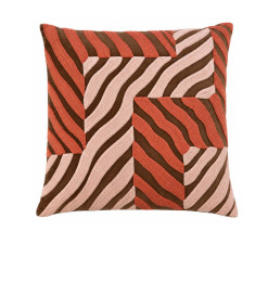 Coussin déco en velours brodé beige, orange et rose, 50 x 50 cm | Coussins déco , Dakar, Sénégal